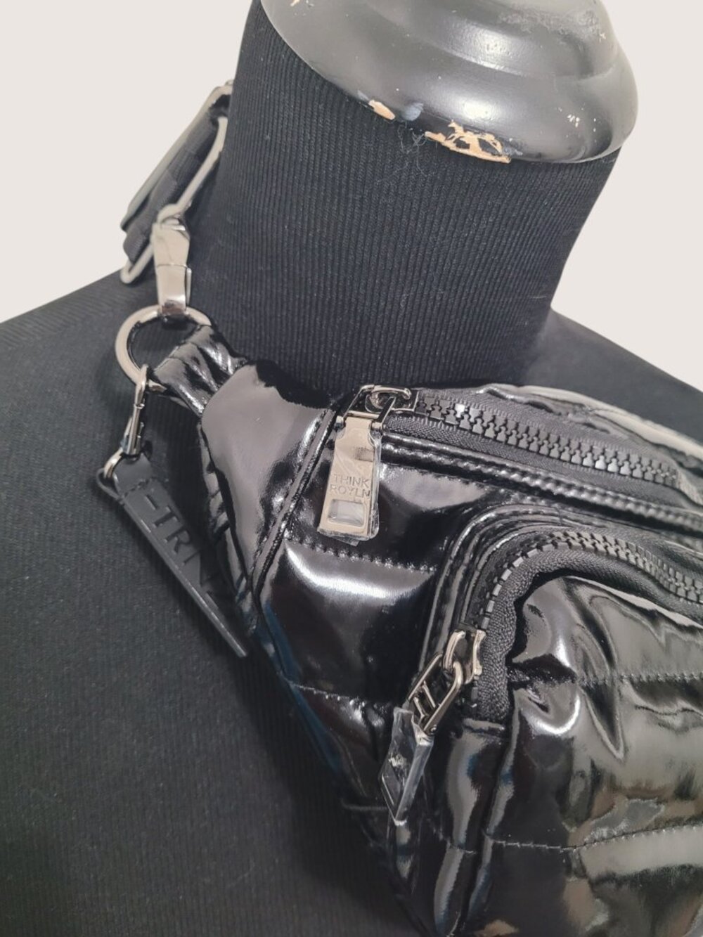 THINK ROYLN Lady Cargo Bum Bag Pearl Black NWT - Picture 7 of 10